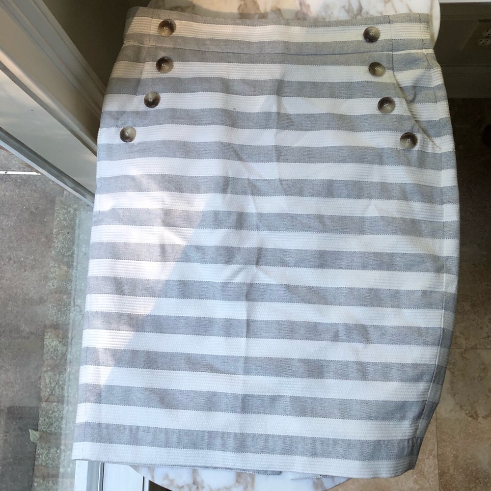 LOFT Pencil Skirt size: 8